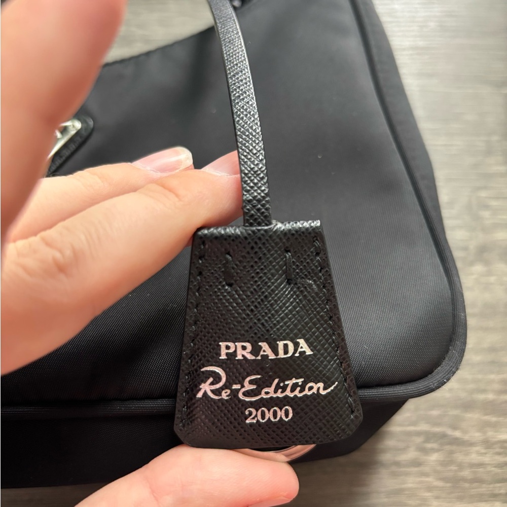 Prada Re-Edition 2000 - Picture 2 of 12